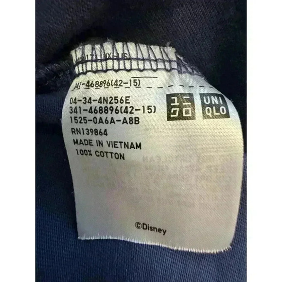 UNIQLO Disney “Mickey Stands” Collection UT Graphic Tee Blue Size XL - Picture 8 of 8